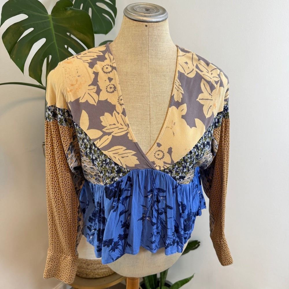 Free People Patchwork Floral Peasant Blouse Long Sleeve V Neck Blue Tan Womens S